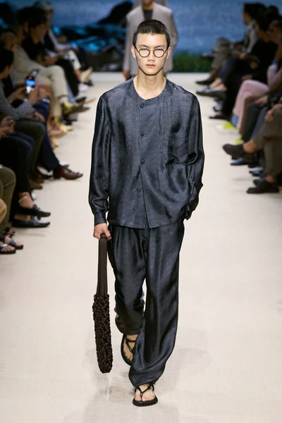 Look 69